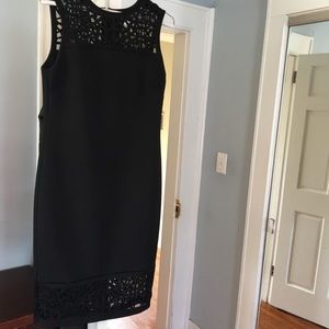 Thaila Sodi (S) fitted straight black dress